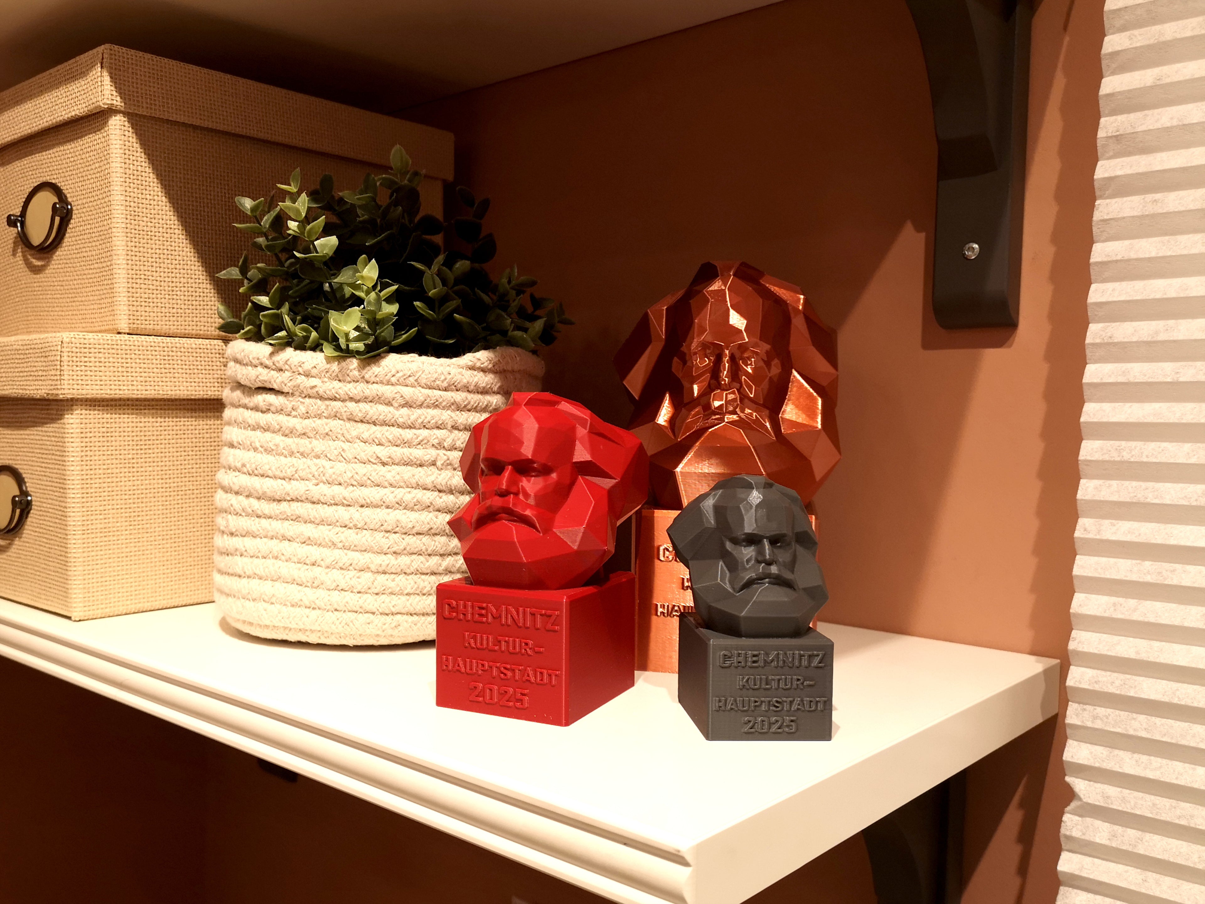 Karl Marx Kopf Monument Chemnitz mini Modell Deko